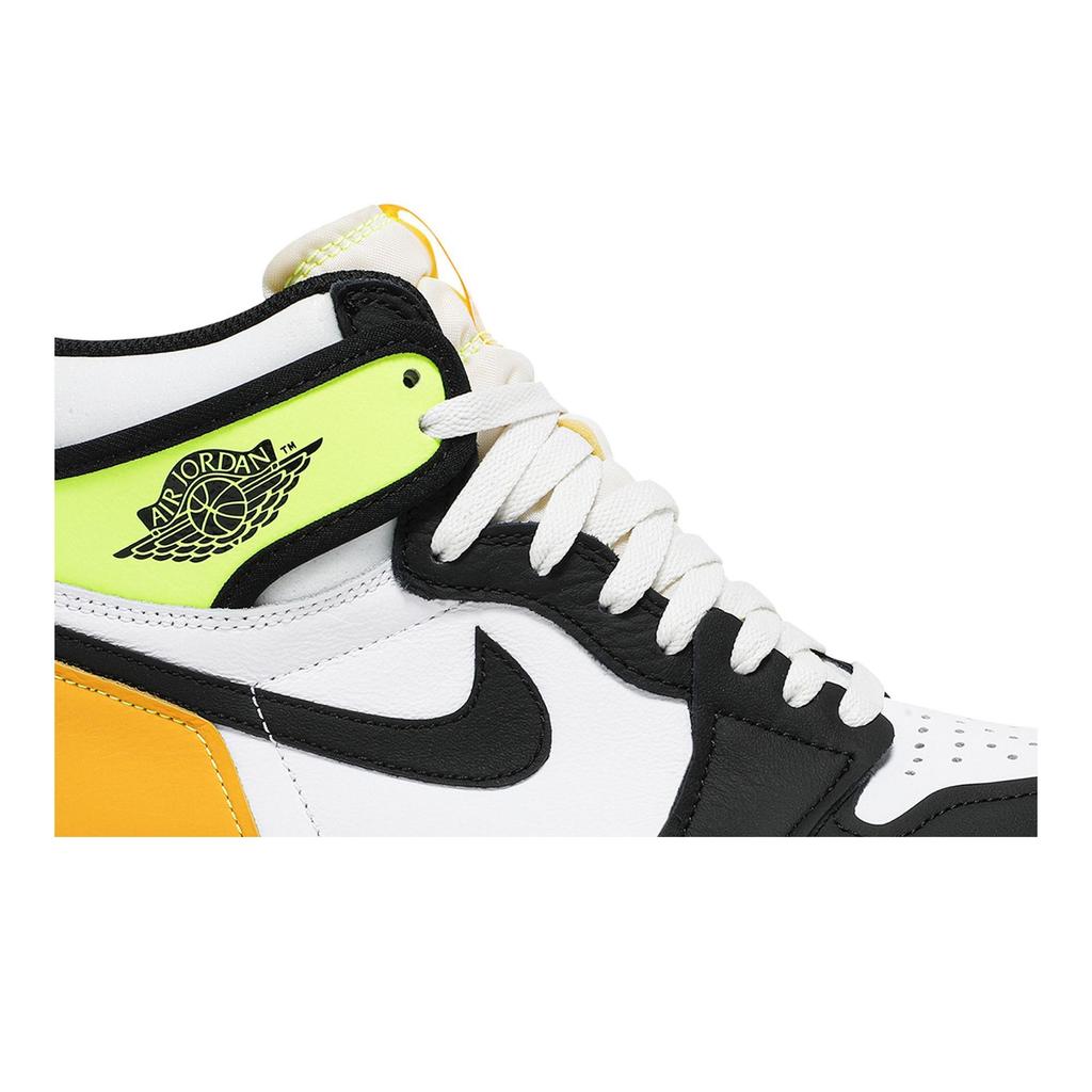 Air Jordan 1 Retro High OG 'Volt Gold' (Unisex) White / Volt / University Gold / Black Vintage Basketball Shoes 555088 118