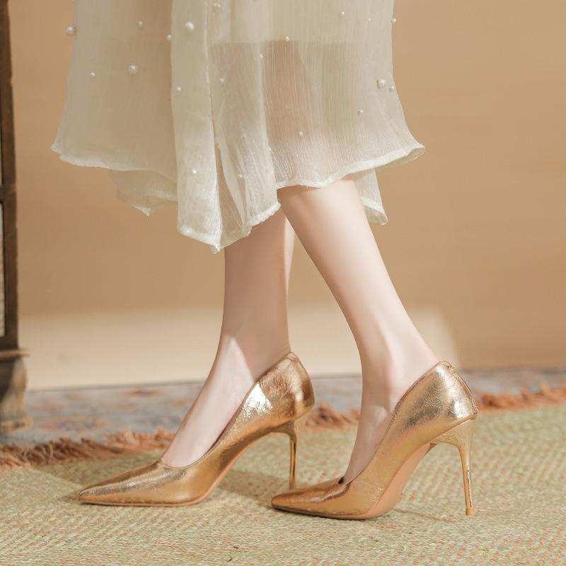 Silberne High Heels Damen Stiletto neuer Rock Temperament weiches Leder gold spitz nicht müde Füße vielseitig Brautjungfer Schuhe