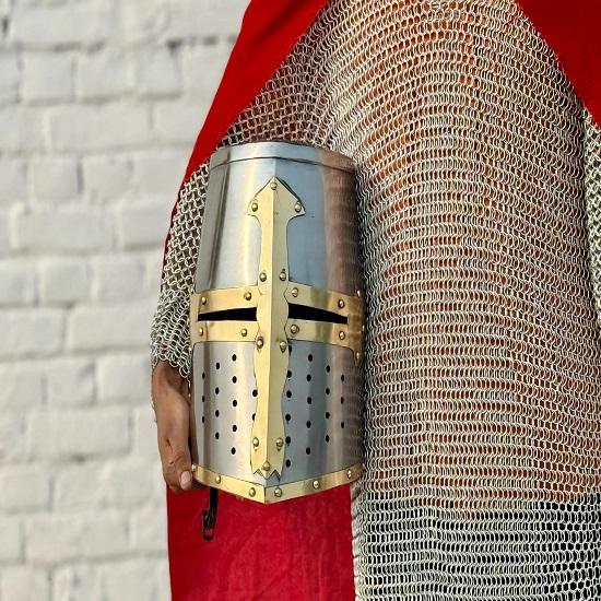 Mittelalterlicher Kreuzfahrerhelm Stahl Messing Ritterrüstung Ren Faire Cosplay Helm LARP Reenactment Ausrüstung Sammlerstück Wikingerhelm