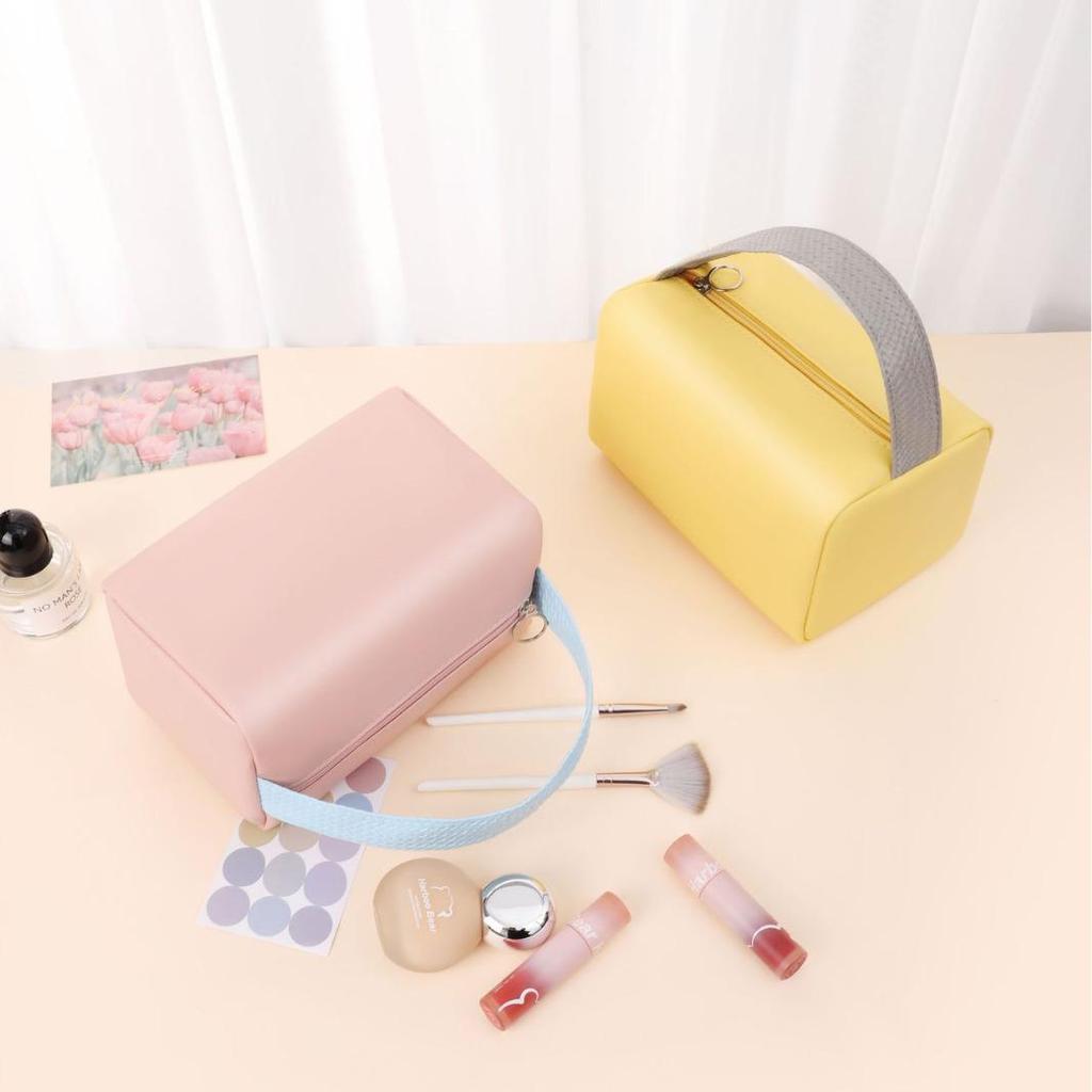 Large Capacity Women's Travel Toiletry Bag with High-End Design and Customizable Logo