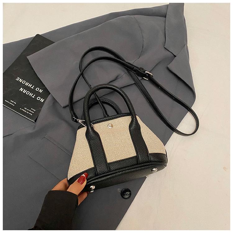2025 Popular Niche Design Texture Handbag New Large-capacity Fashion Commuter Contrasting Color Tote Bag Women