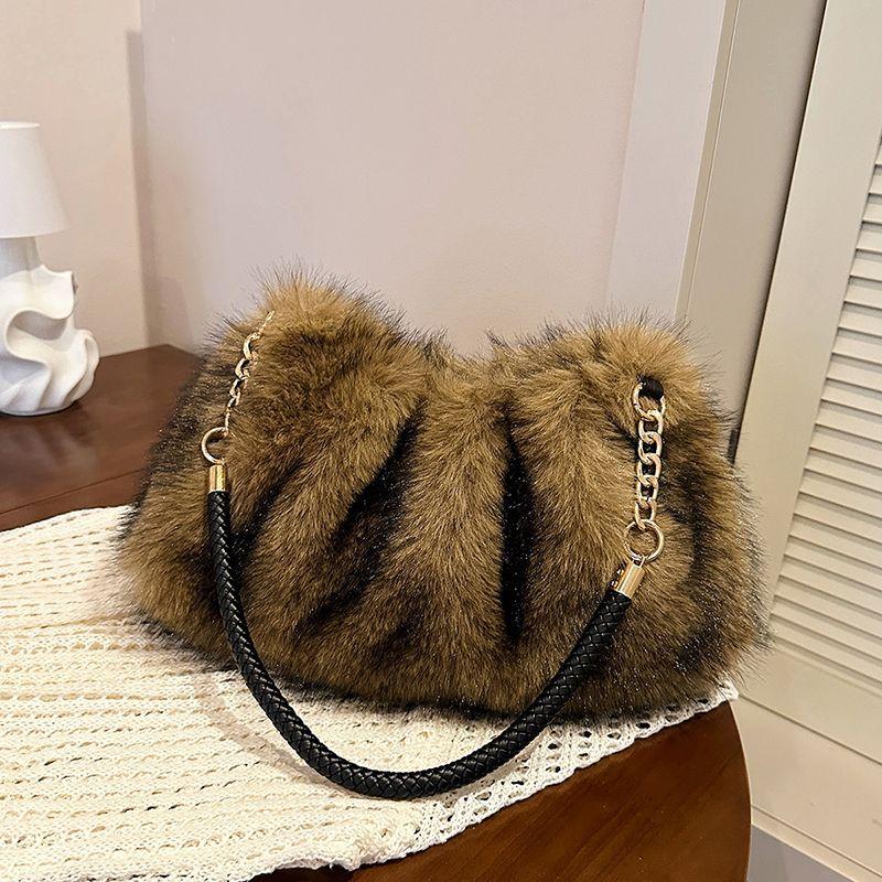 Premium Plush Tote Bag for Women - New Autumn Collection Chain Shoulder Bag Large Capacity Furry Tote
