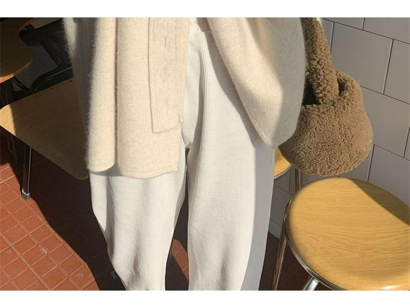 Stylish Women's V-Neck Knit Cardigan: Spring Lazy Style Sweater Coat with Thickened Inner Layer