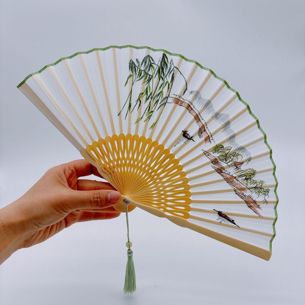 Hanfu Faltfächer im antiken Stil: Neuer chinesischer Design-Tanzfächer für Damen