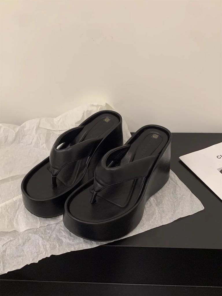 Módní dámské klínové žabky s klipem na palec Letní móda Robustní platforma Plážové sandály Dámské pantofle na vysokém podpatku s tlustou podrážkou