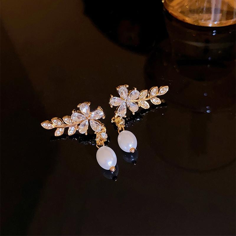 Light Luxury Zircon Stud Earrings Women's Fashion Flower Leaf Earrings Elegant Imitation Pearl Ear Stud Party Wedding Jewelry