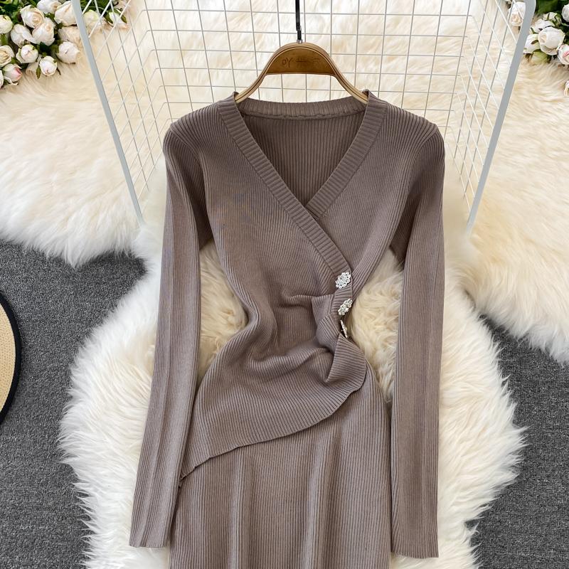 RUGOD Jarní a podzimní nové Retro elegantní a sexy Slim Fit Pletené šaty s dlouhým rukávem a výstřihem do V