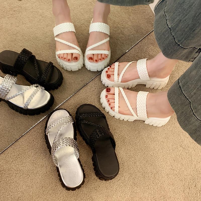 Slippers Korean fashion 2025 summer new outer wear Roman daily foreign style comfortable height increase niche sandals women