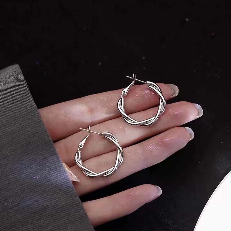 Fashion Gold Color Twist Circle Hoop Earrings for Women Retro Metal Geometric Small Round Huggies Earrings Party Jewelry