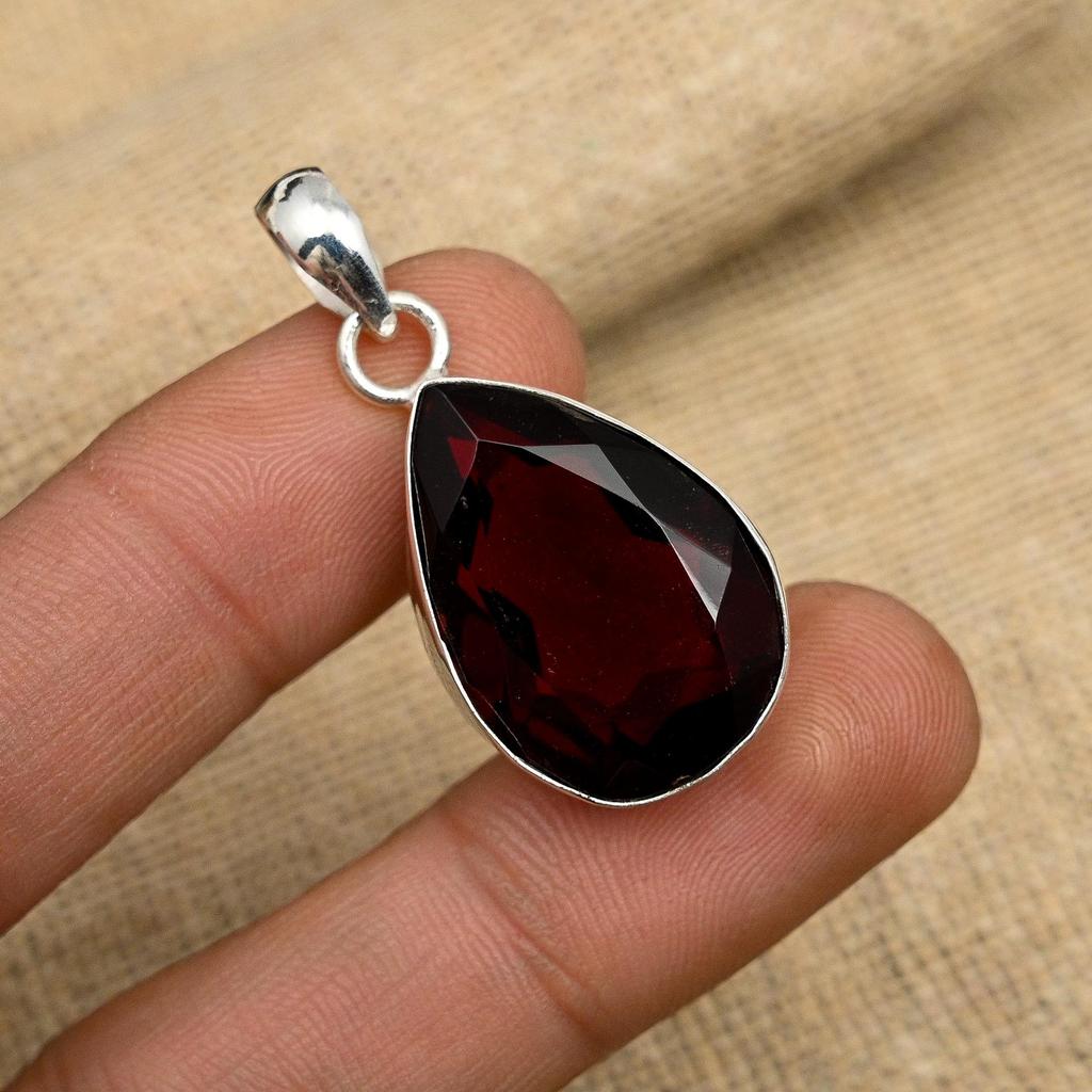 Beauteous Red Garnet Gemstone Handmade 925 Solid Sterling Silver Jewelry Lovely Pendant For Her