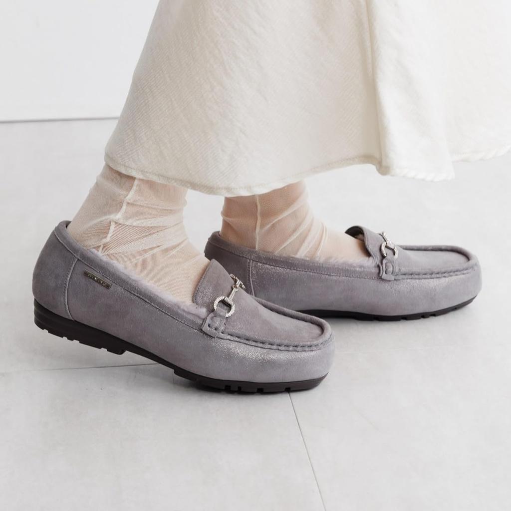 HIMIKO Himiko fluffy moccasins with beaded details, made of soft, fluffy genuine leather and featuring a warm cushioning. 651320, gray, size 245.