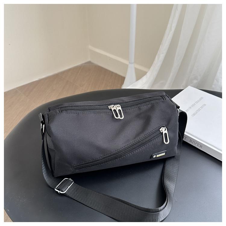 Large capacity bag women 2025 new trendy fashion casual versatile cloth bag shoulder bag short trip messenger bag