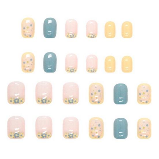 24Pcs Drücken auf Kurz mit Liebe Kleber Nette Blume Nägel Herz Quadrat Glänzend Nagel