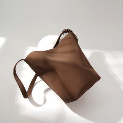 Nischen-Retro-Pendler-Bucket-Bag aus weichem Rindsleder für Damen 2025 neu große Kapazität Schulter-Umhängetasche