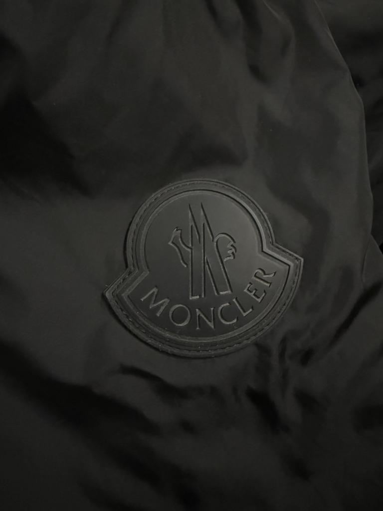 Used MONCLERcardigan mens