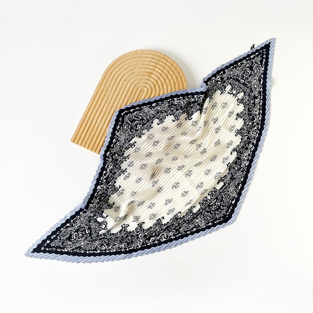 NEU Mode Plissiert Bedruckt Damen Halstuch Schals Vintage 70CM Quadratischer Plissierter Schal Für Damen Sommer Knitter Damen Schals
