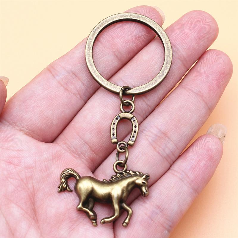 Creative Horse Metal Keychain Vintage Horse Pendant Keyring Bag Key Hanging Decoration New Year Mascot Souvenir Gift