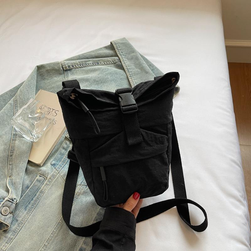 Simple Texture Trend Fashion Casual Foreign Style Bucket Bag 2025 Summer New Women's Niche Shoulder Messenger Bag