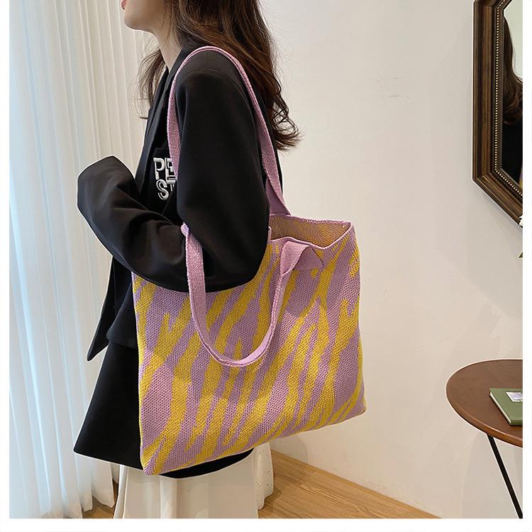 Women's Zebra Pattern Knitted Tote Bag - Large Capacity Spring/Summer Fashion Shoulder & Hand-Held Bag, Korean Style.