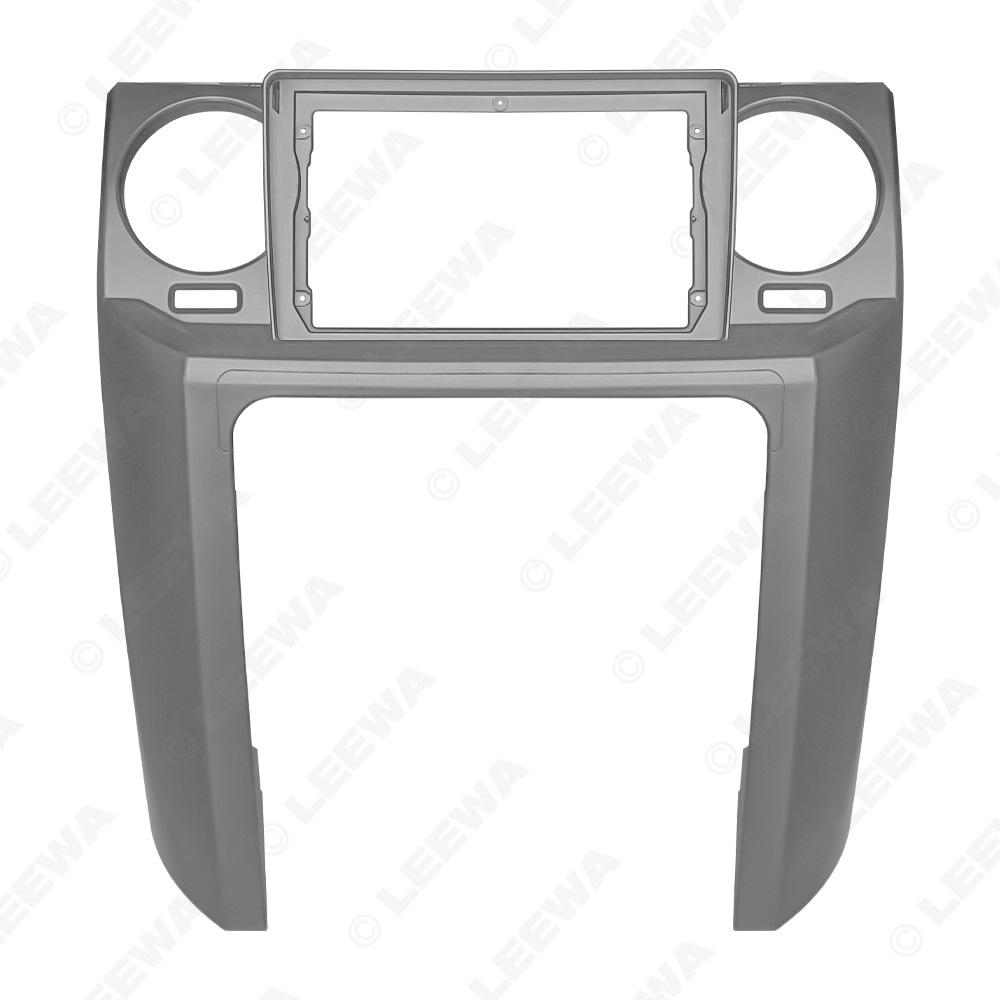 Versatile 9-inch Bezel for 2004-05 Land Rover Discovery 3: Modified Android Navigation Panel