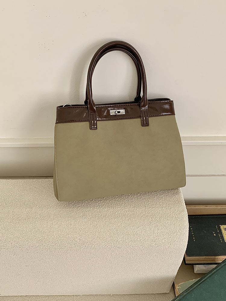 

Корейская нишевая женская сумка осень-зима 2025 новая модная ретро сумка для поездок большой вместимости на плечо через плечо