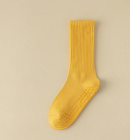 High Quality Spring Women Cotton Medium Non-Slip Silicone Indoor Fitness Pilates Yoga Breathable Knitted Sports Socks Crew