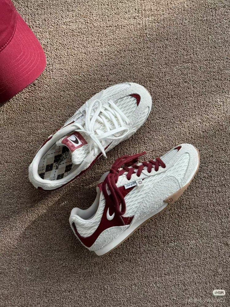 

Нишевые ретро грубая сетка бело-красные Agam немецкие тренировочные кроссовки женские 2025 новые дышащие и универсальные повседневные кроссовки для бега и спорта 40