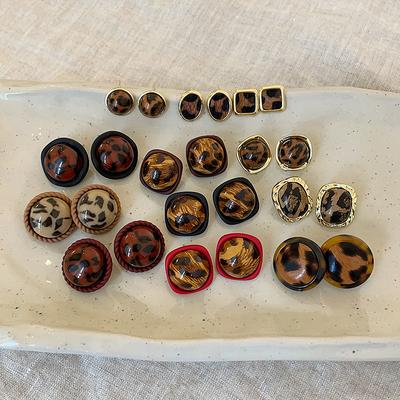 Niche High-End Leopard Print Resin Stud Earrings Women'S Autumn And Winter Retro Light Luxury Fashion Elegant Commuting Versatile Earrings