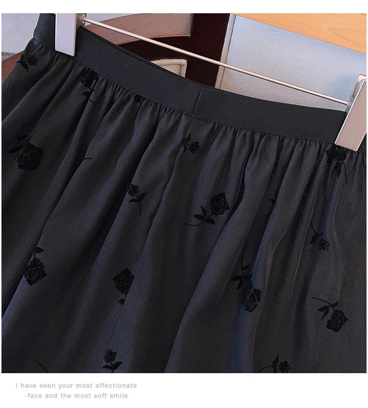 Plus Size Women's Flocking Chiffon Skirt, Loose Fit for 200-350 Jin, Fashionable and Comfortable