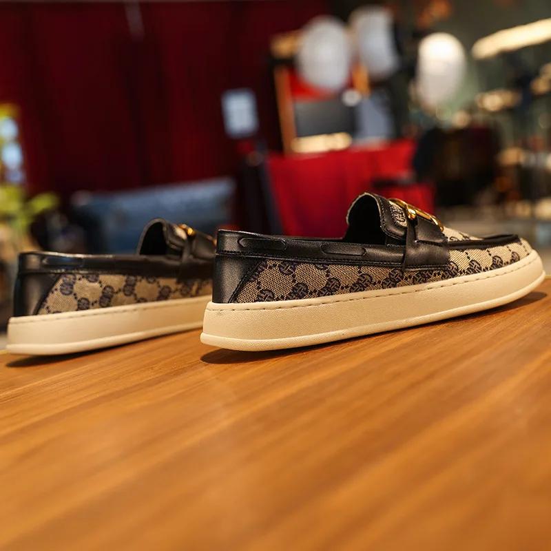 Spring New Shoes for Men Canvas Casual Shoes Trend Print Metal Button Flat Skateboard Shoes Youth Fashion Slip-on Loafers