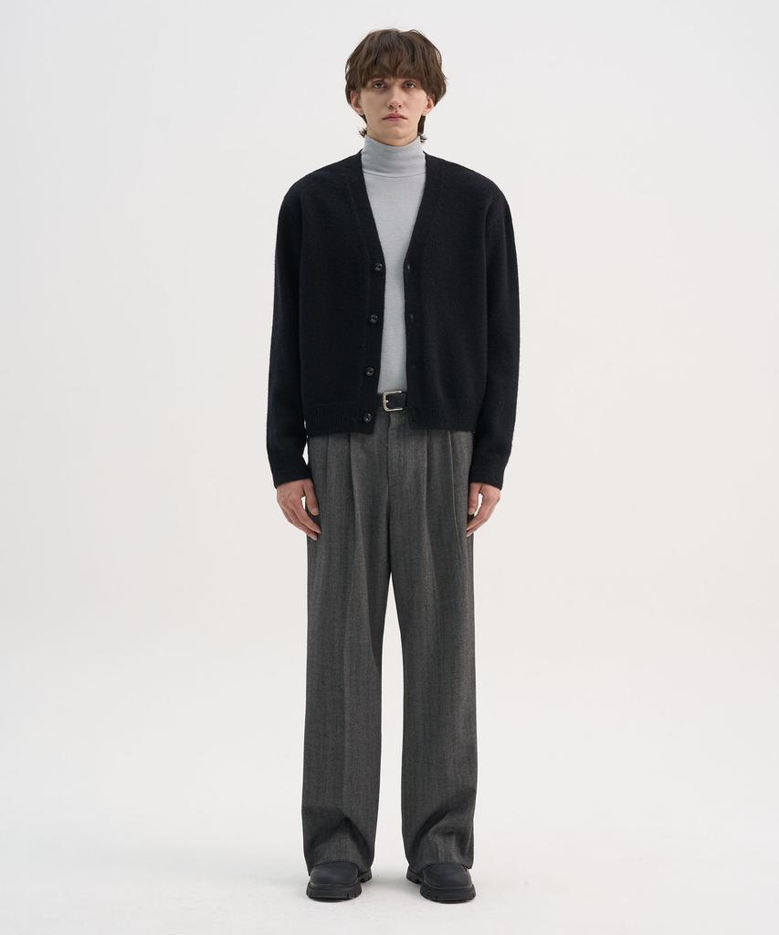 Trip Le Sens [100% Wool] Pure Light 4-Button Crop Cardigan_Black