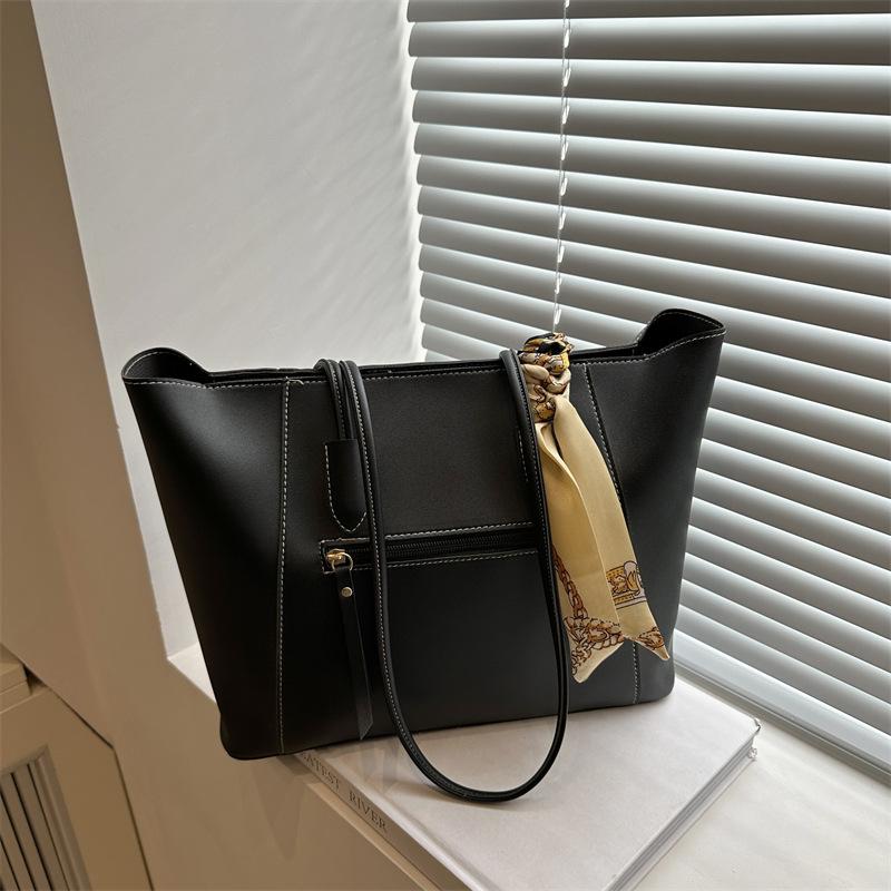 New Tote Bag Hand Bag Large Capacity Solid Color Simple Shoulder Armpit Bag Commuting Versatile