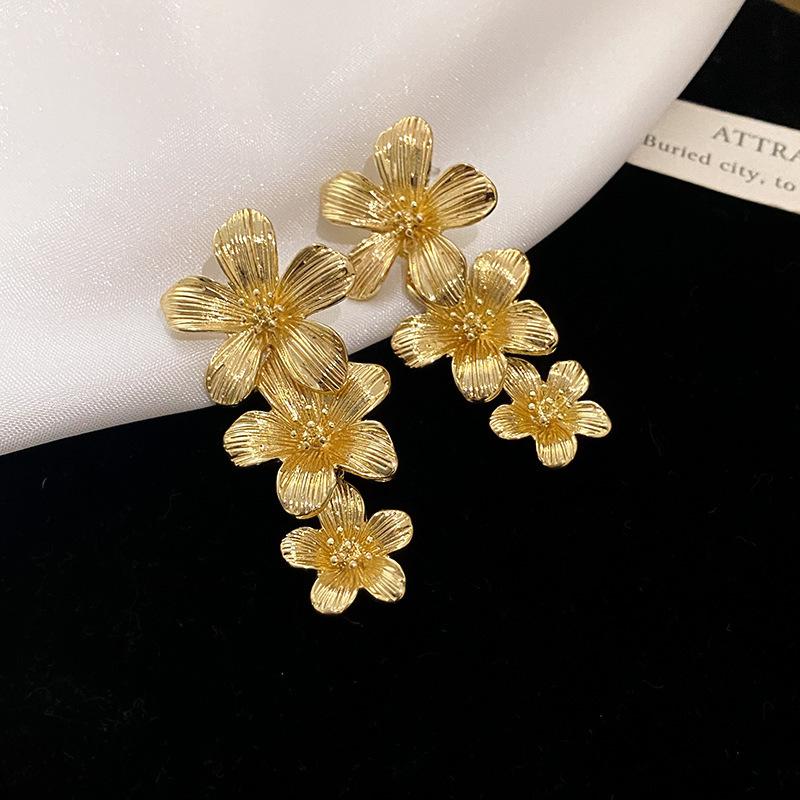 Water drop pearl flower earrings exaggerated antique earrings French retro court style earrings