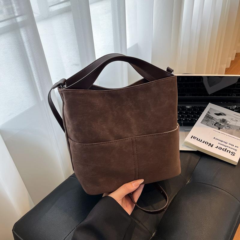 Popular versatile handbag bag women's new autumn and winter retro shoulder messenger bag commuter bucket bag