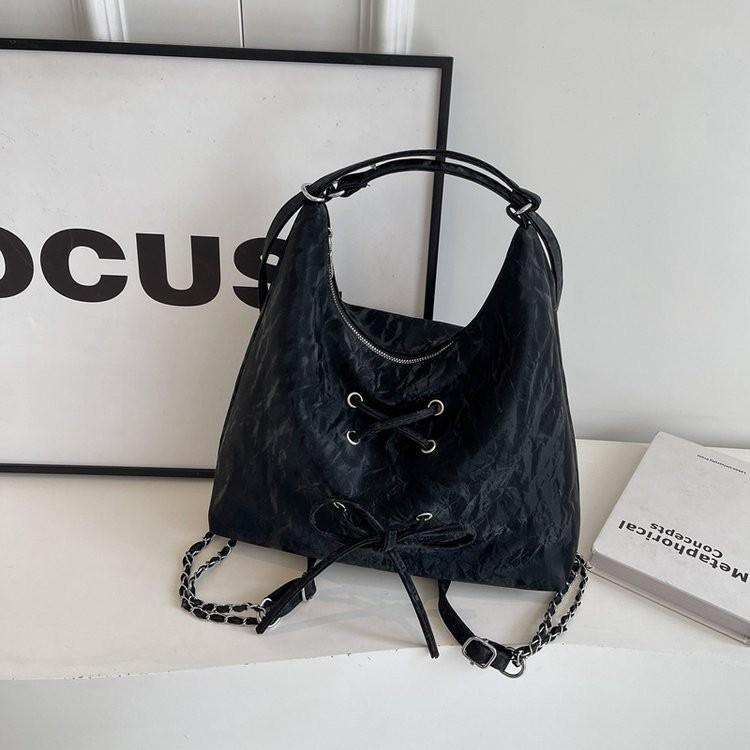 

Fashionable And Trendy Summer Shoulder Bag For Women In Black And Beige With Chic Cloud Design