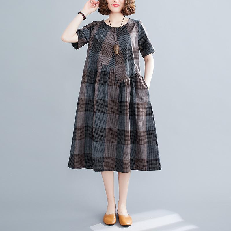 New Summer Artistic Large-sized Loose-fitting Cotton and Linen Checkered Round-neck Short-sleeved Dress for Women's Medium Length