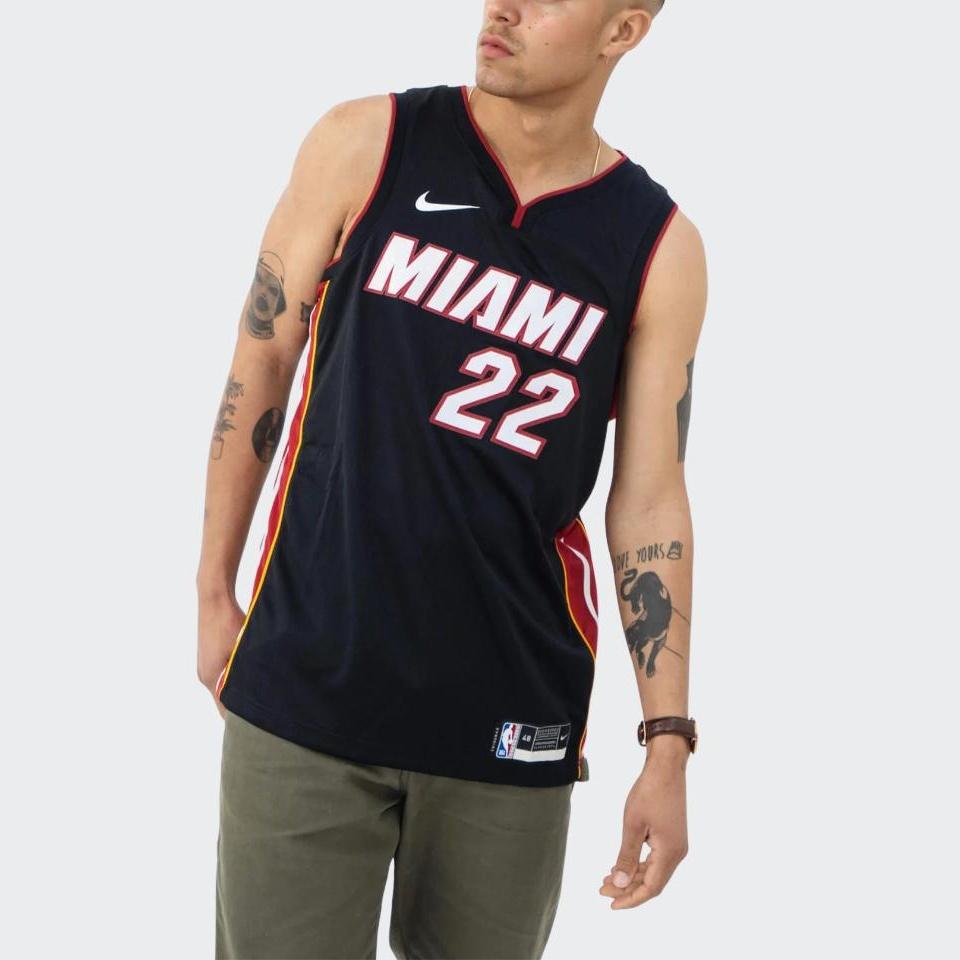 Nike Camiseta Swingman Icon Edition 2022/23 Dri-FIT NBA Miami Heat Jimmy Butler para Hombre DN2011-010