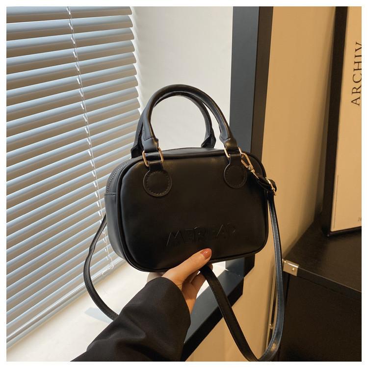 Chic Pu Small Handheld Square Bag For Women Casual Everyday Use With Zipper