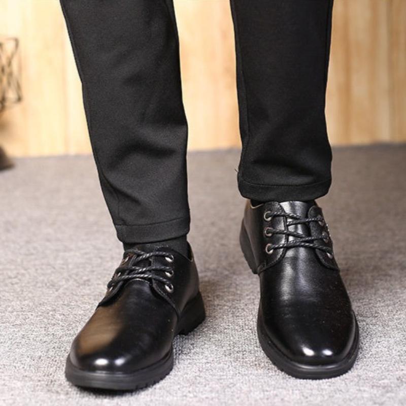 Weiches Leder Weiche Sohle Frühling und Sommer Herren Lederschuhe Business Casual Schuhe Herren Runde Spitze Schnürung Werkzeugschuhe