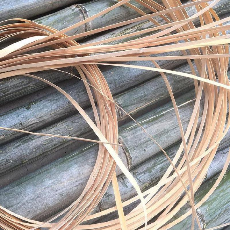 Yellow Skin Polished Bamboo Strips: Handmade Weaving Material for Crafts, Model Kites, and Decorations.