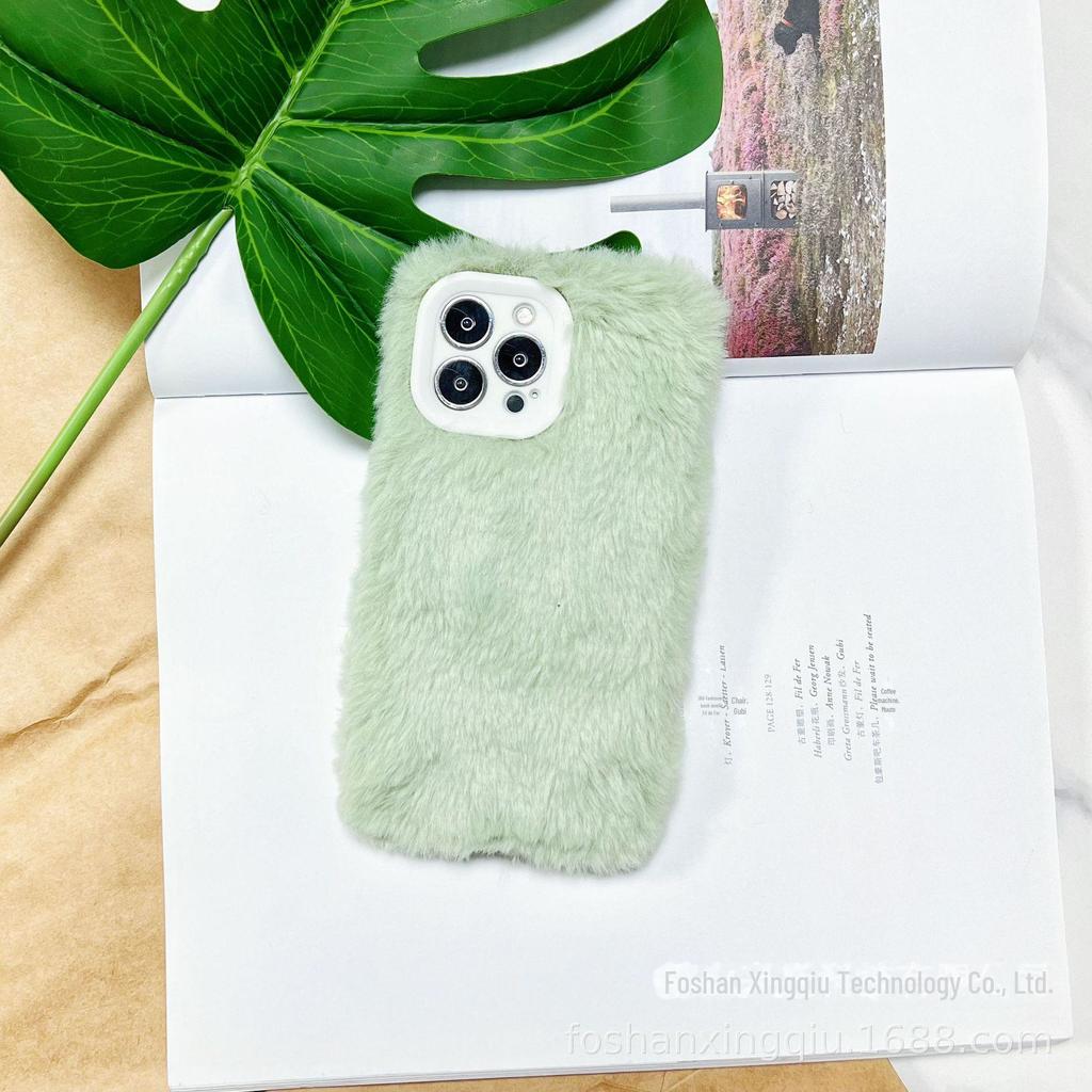 Niedliche Handyhülle aus Plüschkaninchenfell für modischen Schutz
