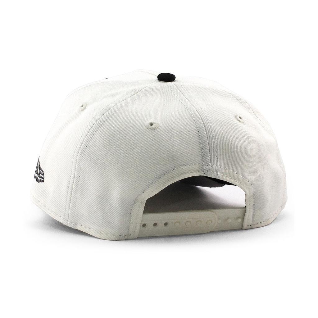 New Era 9FORTY Chicago Bulls NBA 1966 Eröffnungssaison Grau UV Snapback Kappe in EU mit farbigem Schirm und Seiten 940AF A-Frame Creme, Exklusiv, Aufnäher.