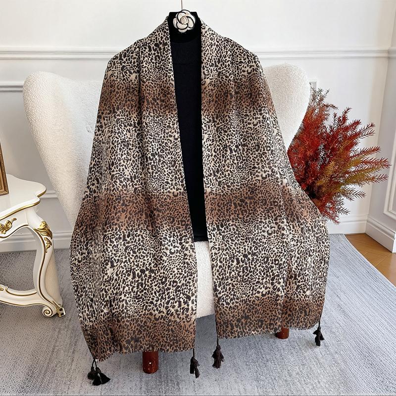 2026 New Arrival Cotton Hijabs for Women Luxury Foulard Femme Leopard Print Tassel Scarves Summer Sun Protection Headscarf