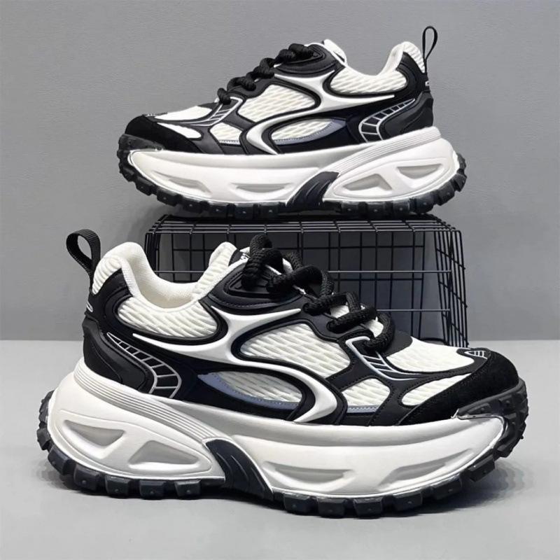 

2025 autumn new casual student bread shoes Korean version platform four seasons sports men s shoes niche low-top dad shoes 44