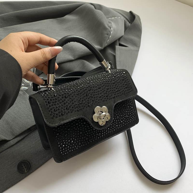 Trendy Retro Summer Casual Small Crossbody Bag For Women With Elegant Design