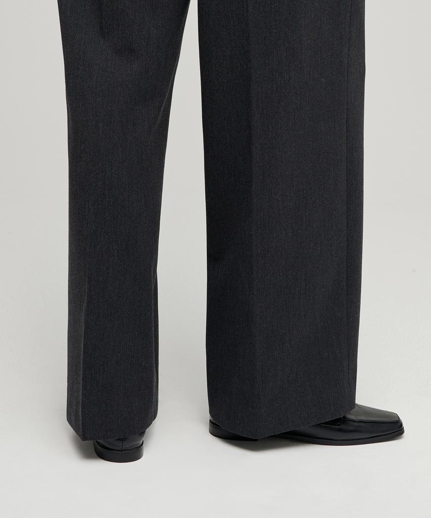 MUSINSA STANDARD WOMAN Women'S Heavyweight Fleece-Lined High-Waisted Wide Hidden Elastic Waist Slacks [Charcoal Gray]
