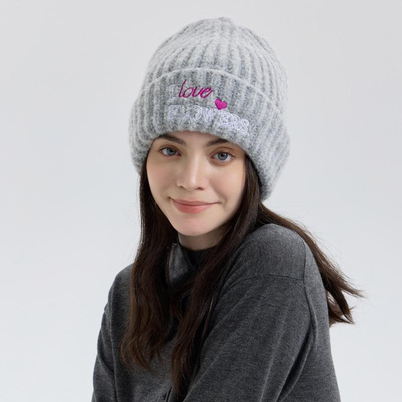 E letter thickened knitted hat men's and women's autumn and winter versatile windproof wool hat indoor and outdoor ear protector pullover hat