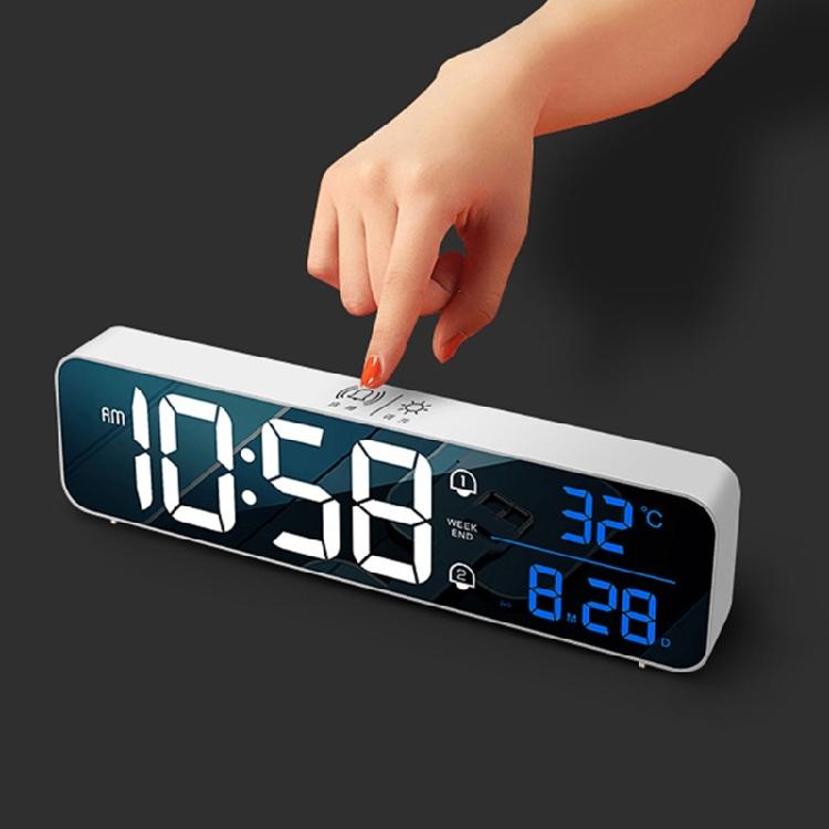 LED Digital Alarm Clock Temperature Display Snoozes USB Rechargeable Desk Clock