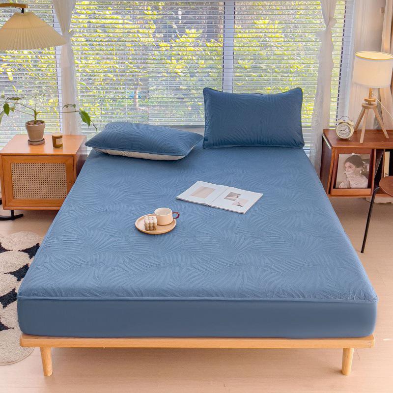 Solid Color Quilted Waterproof Bed Sheet - Thick Brushed Simmons Protective Cover for Home Use