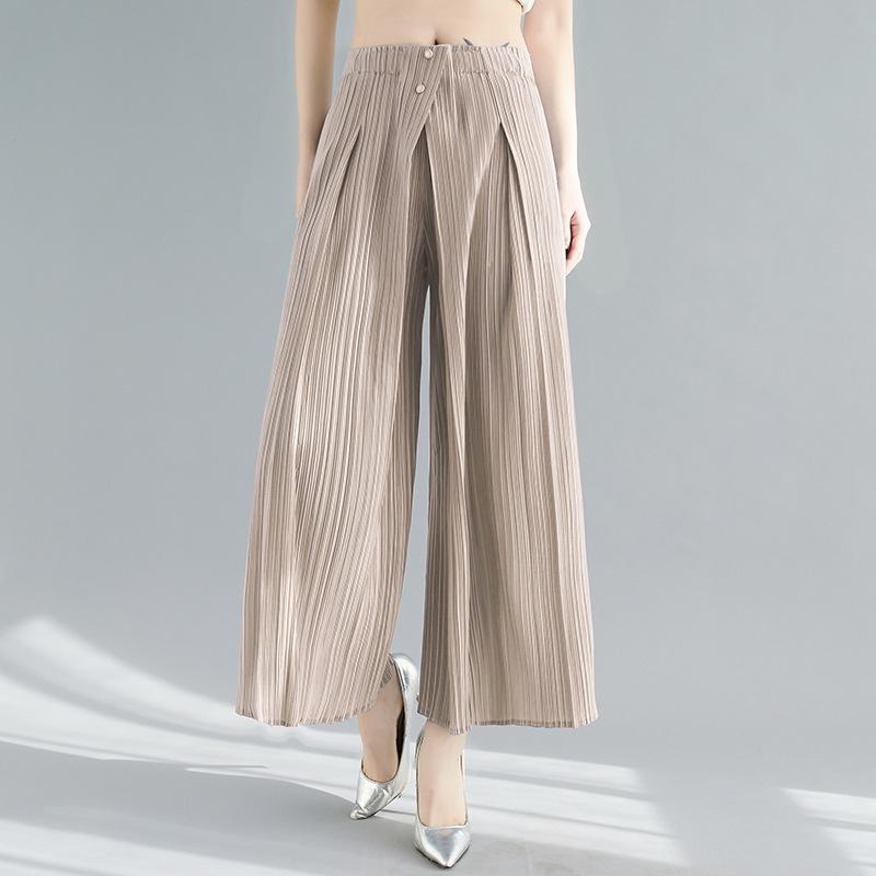 Summer 2024 Women's Black High-Waisted Wide-Leg Pleated Pants: Versatile, Slimming, Loose Fit, Plus Size, Casual Nine-Point Length.